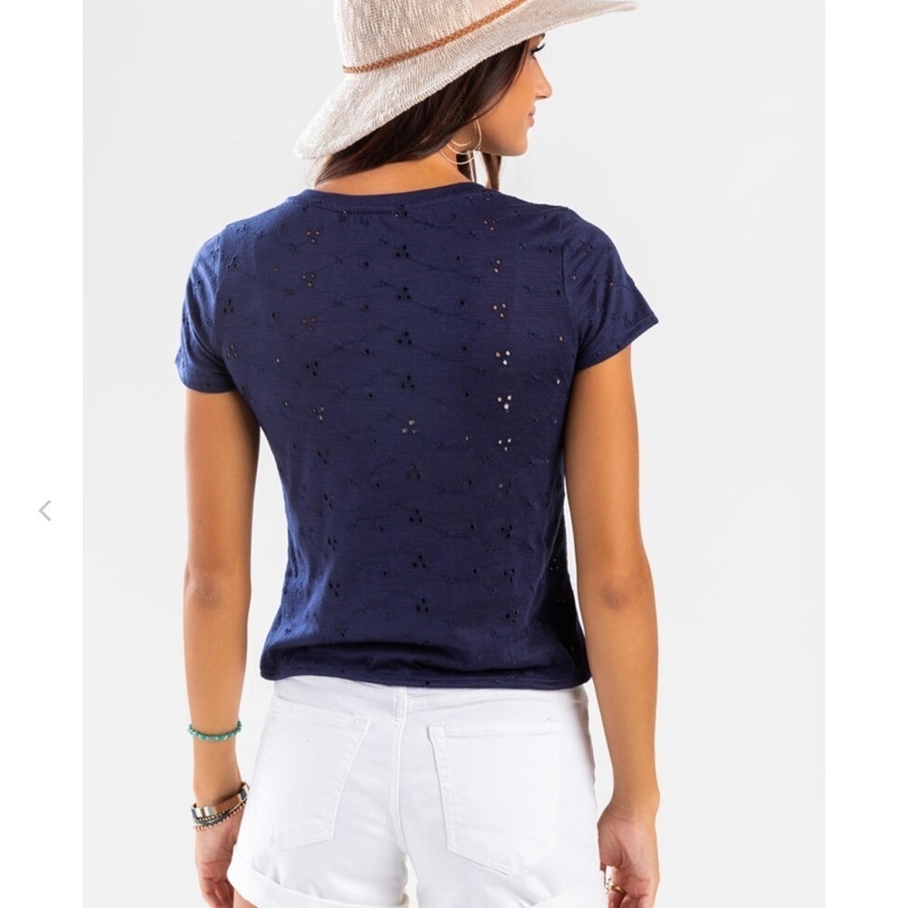Francesca’s Molly Eyelet Front Twist White Tee Like New - Picture 3 of 7